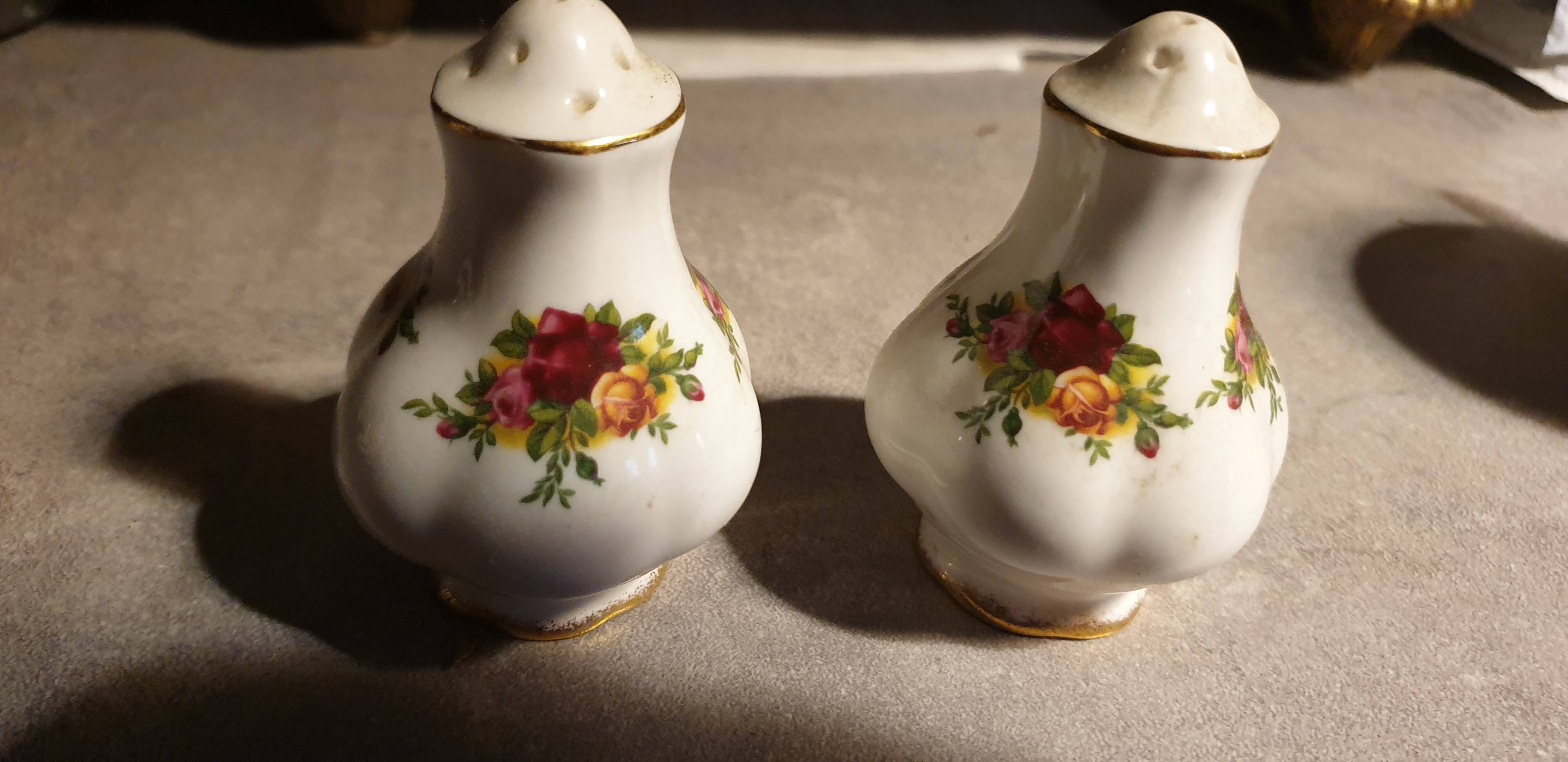Salt shaker old country roses - royal albert -