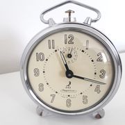 Old mechanical alarm clock jaz ruzic ''repetition'' chrome metal, 1965