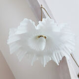 Suspension in frosted white opaline