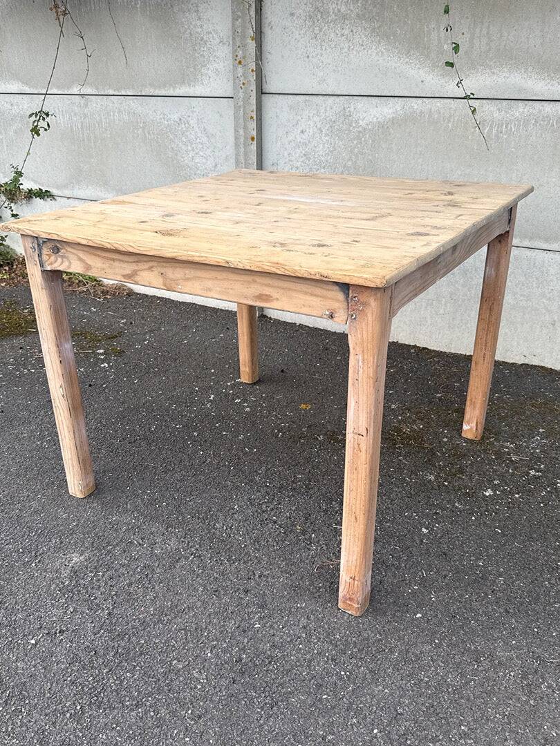 Farm table – vintage – table – rustic raw wood