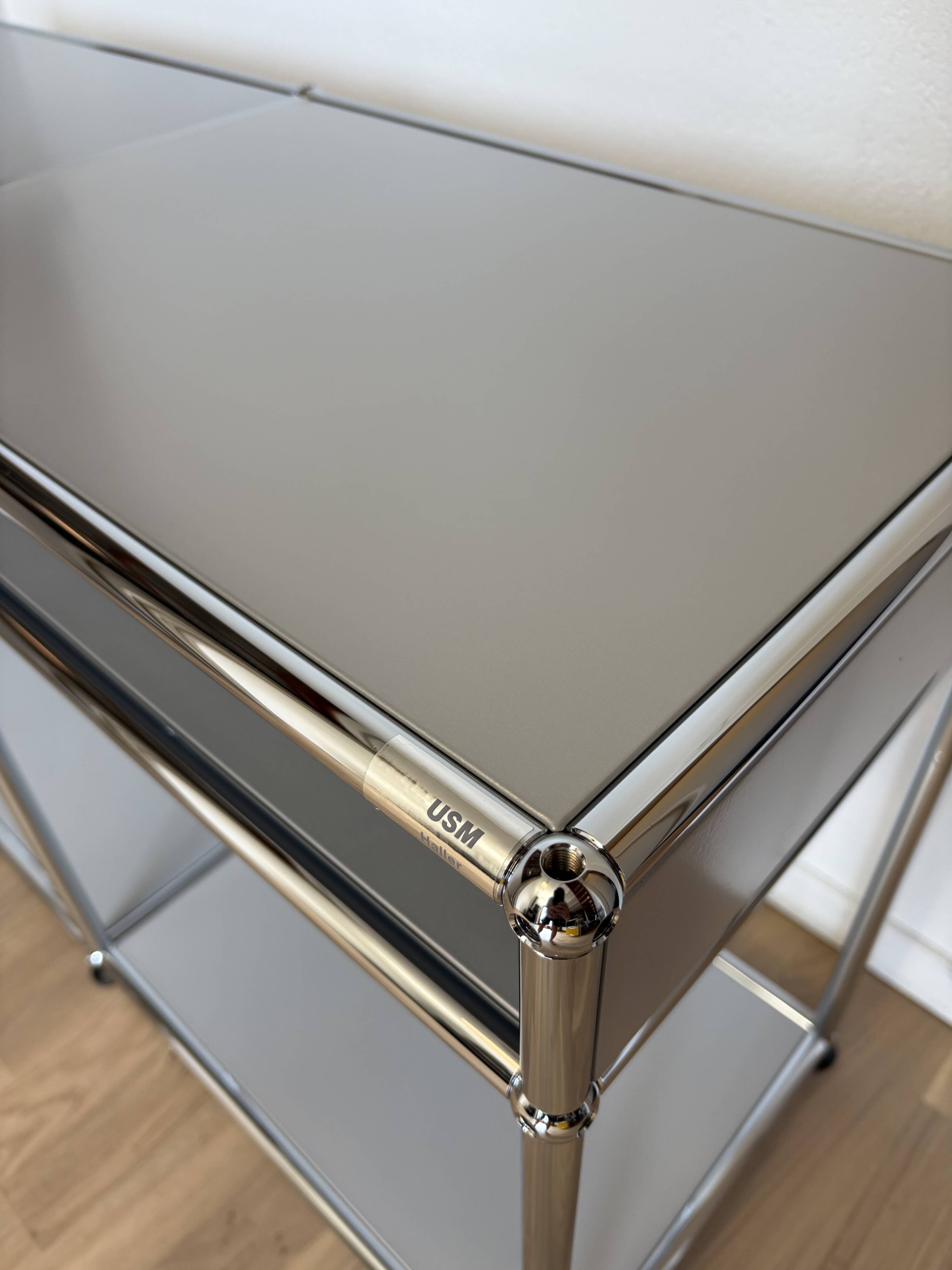 Meuble d’appoint USM Haller en Argent Mat