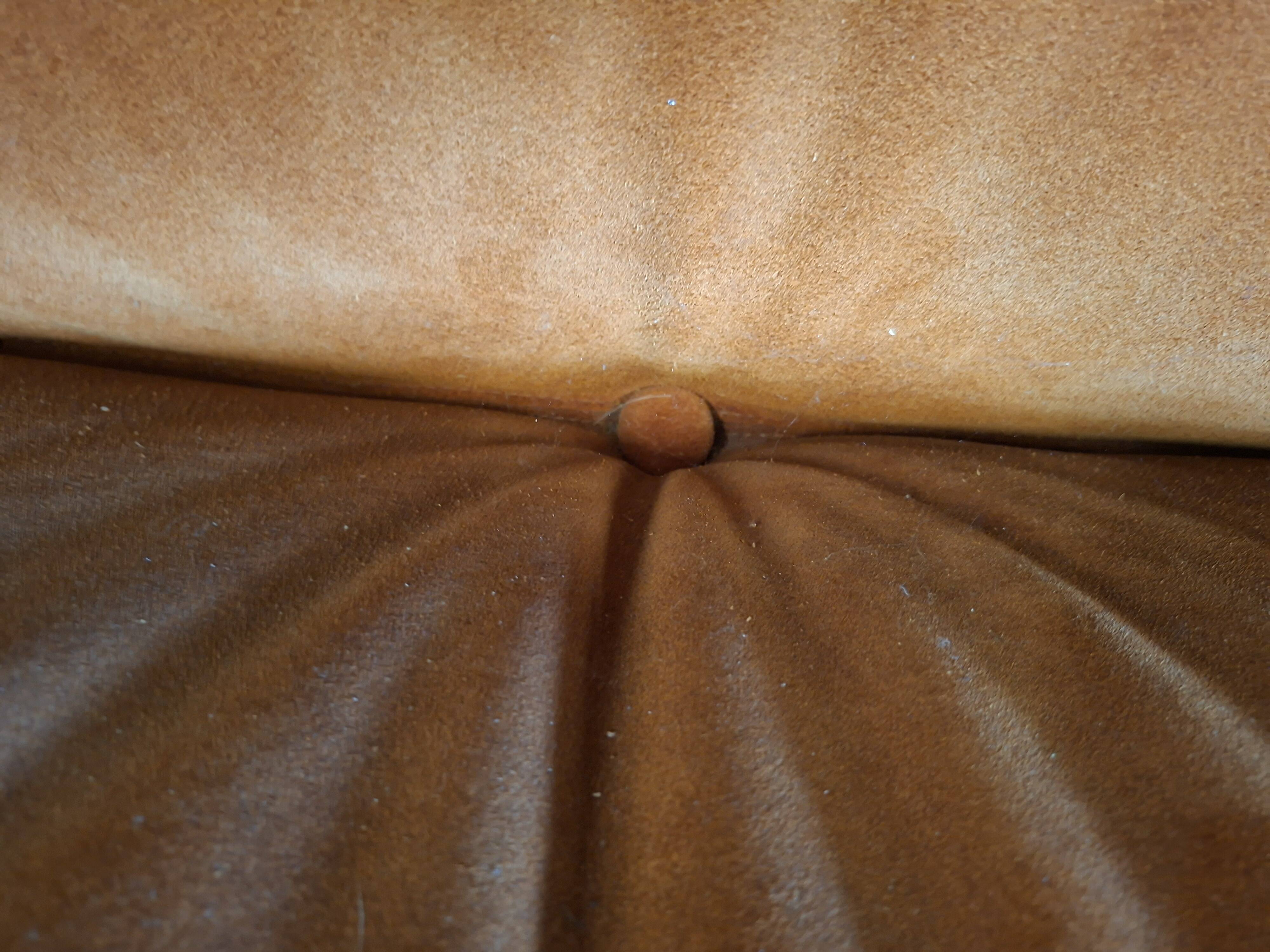 Set Vintage Anni '70: Divano 3 Posti + Poltrona in Velluto Arancione