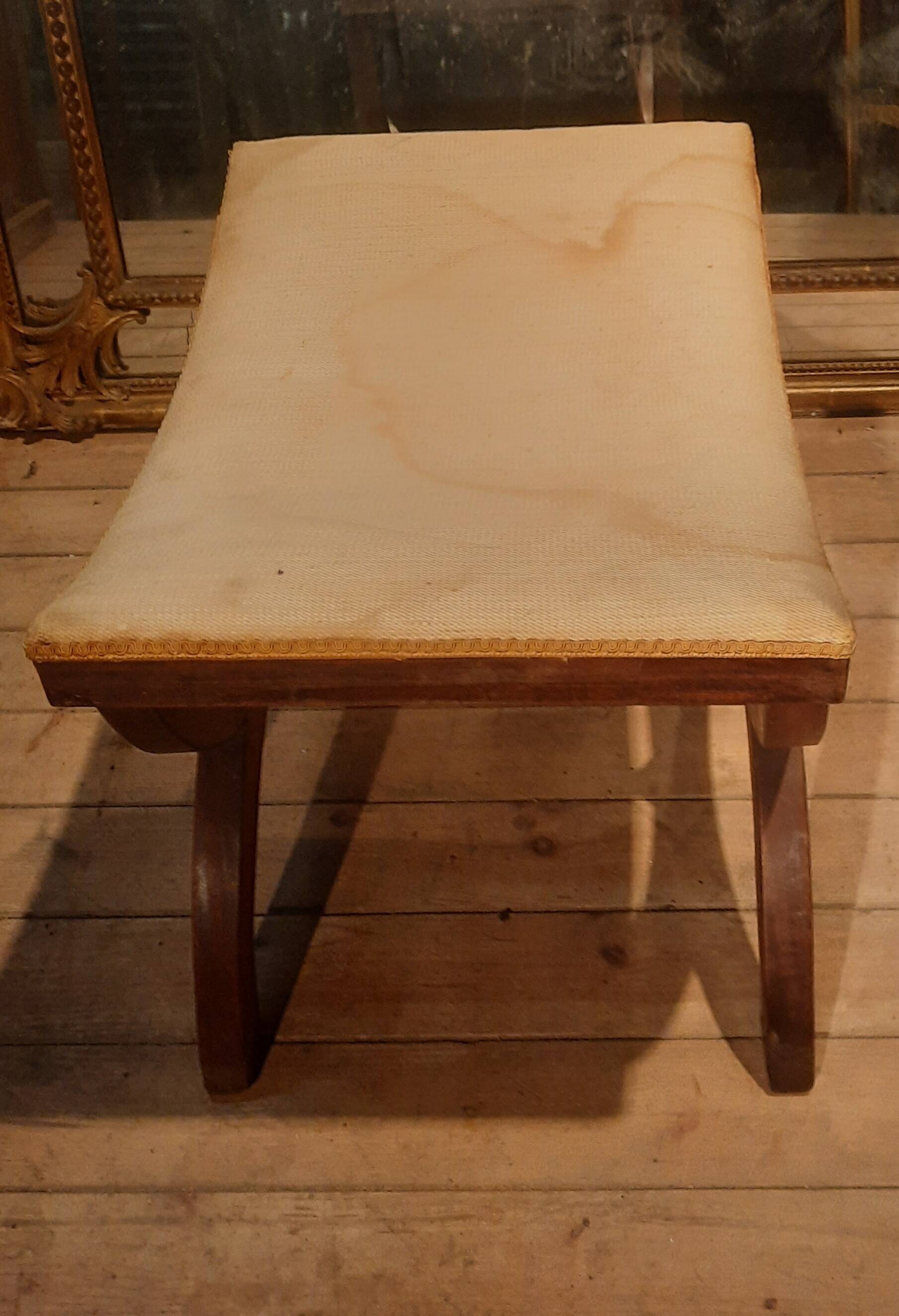 Stool X from the nineteenth century