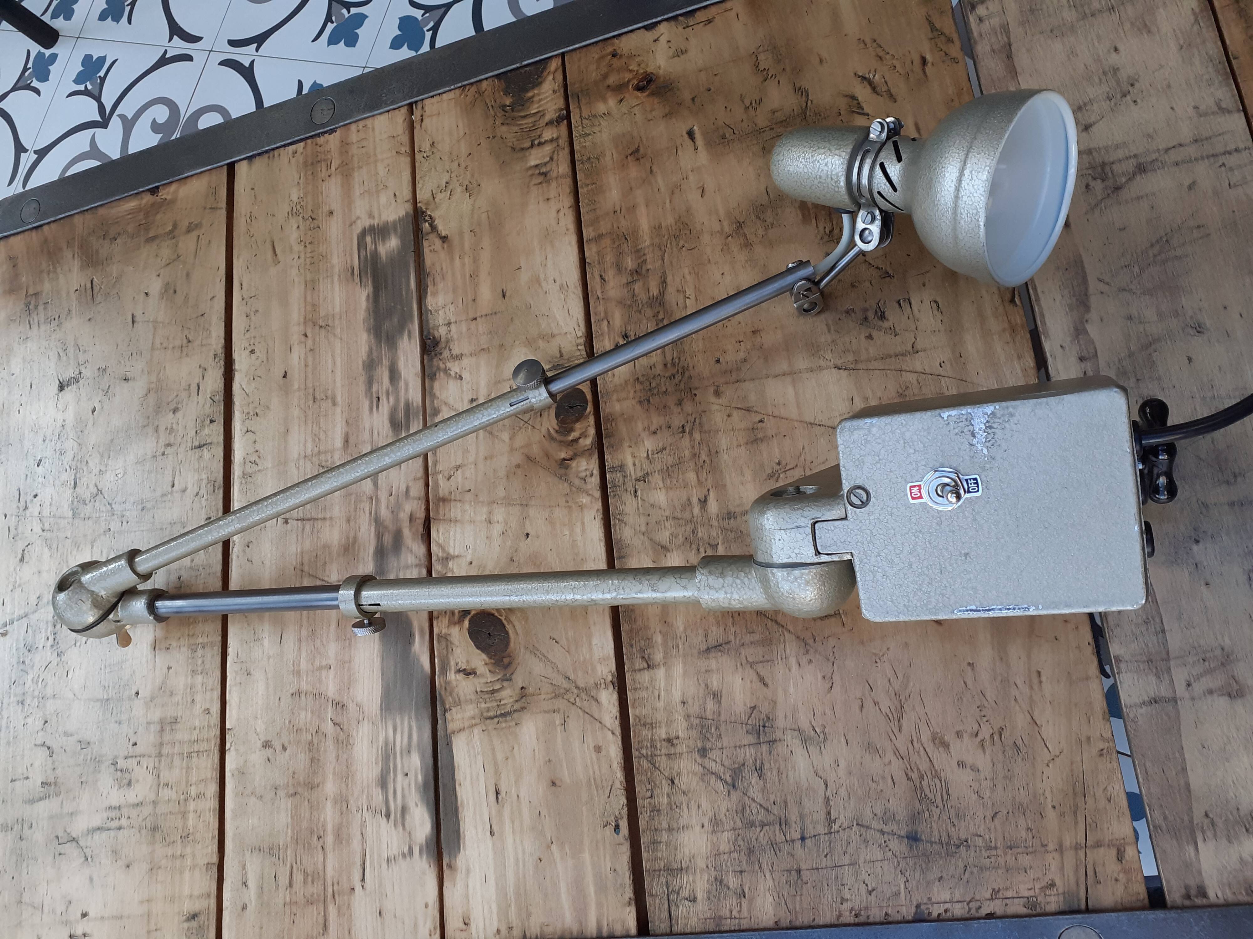 Lampe d'atelier industriel lumina