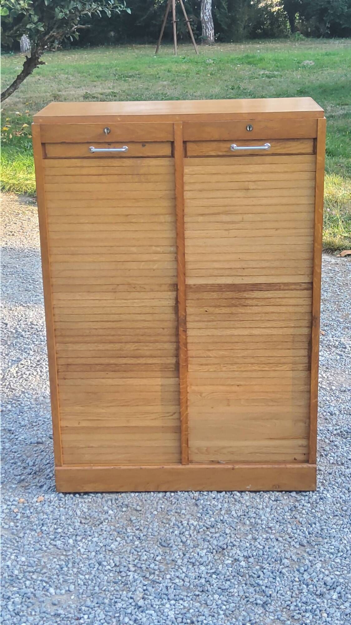 Curtained filing cabinet in golden blond oak 2 columns from the 1950s