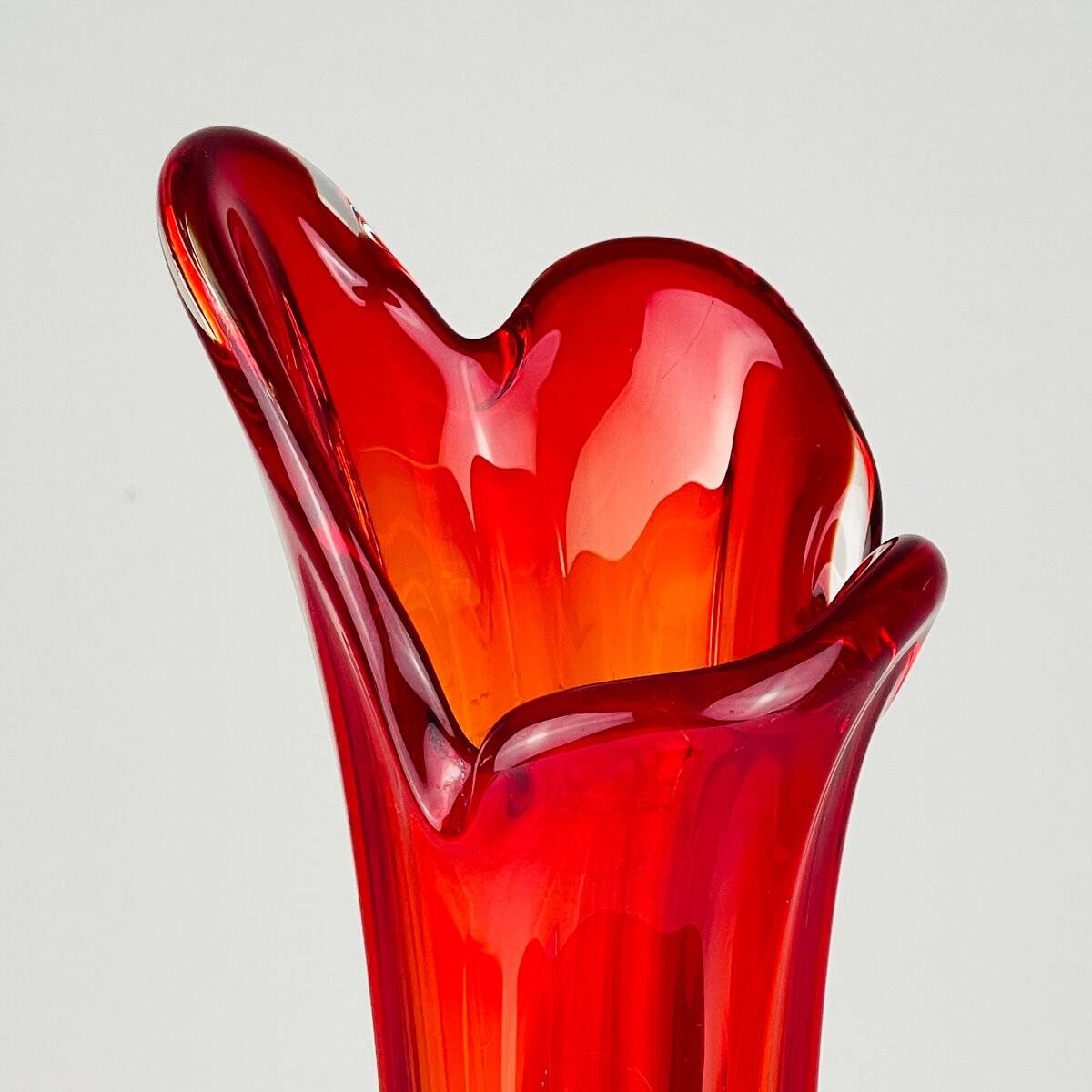 Mid-century red glass vase, Italy, 1970s