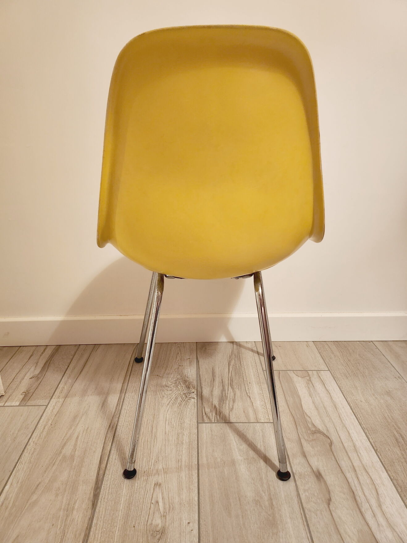 Chaises Eames DSX jaune en fibres de verre de 1975