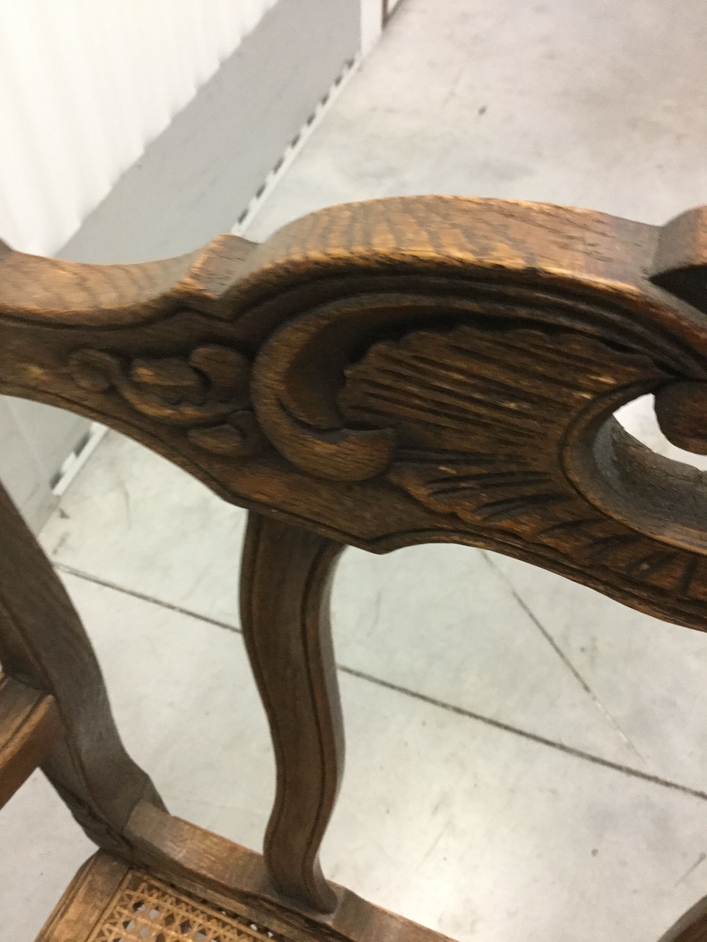 Fauteuil canné provençal style Louis XV