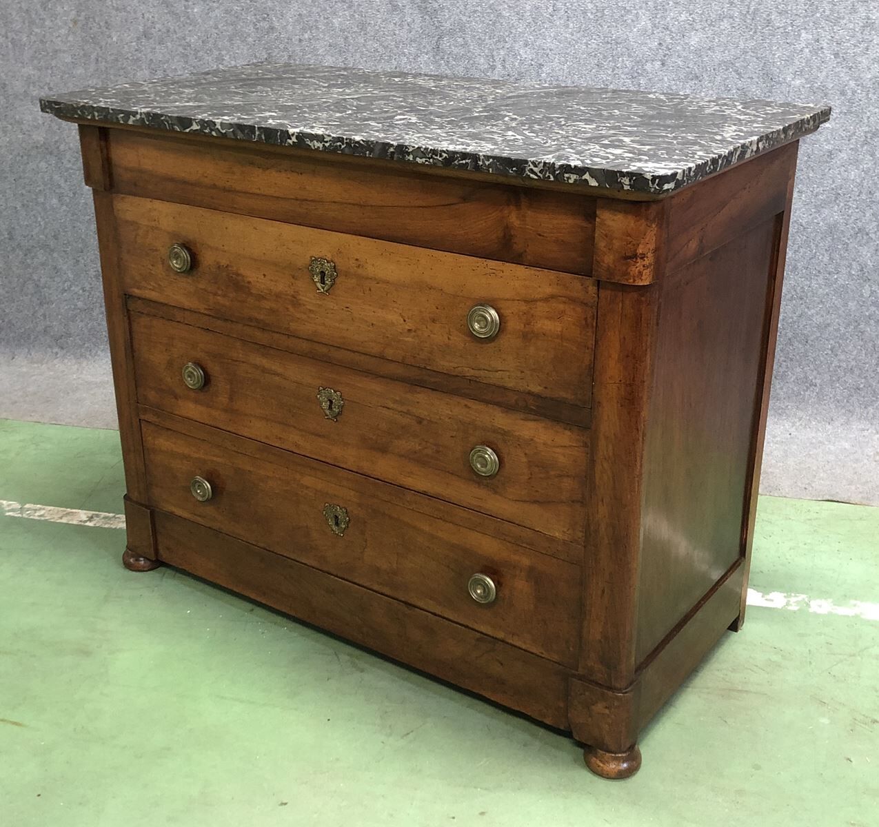 Chest of drawer restoration XIXth Walnut