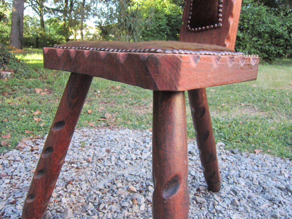 Chaise tripode esprit chalet