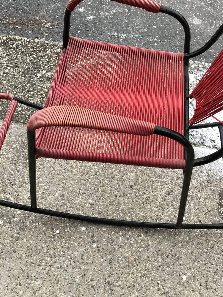Vintage red metal rocking chair, graphic plastic cord with fan backrest, 1960s.