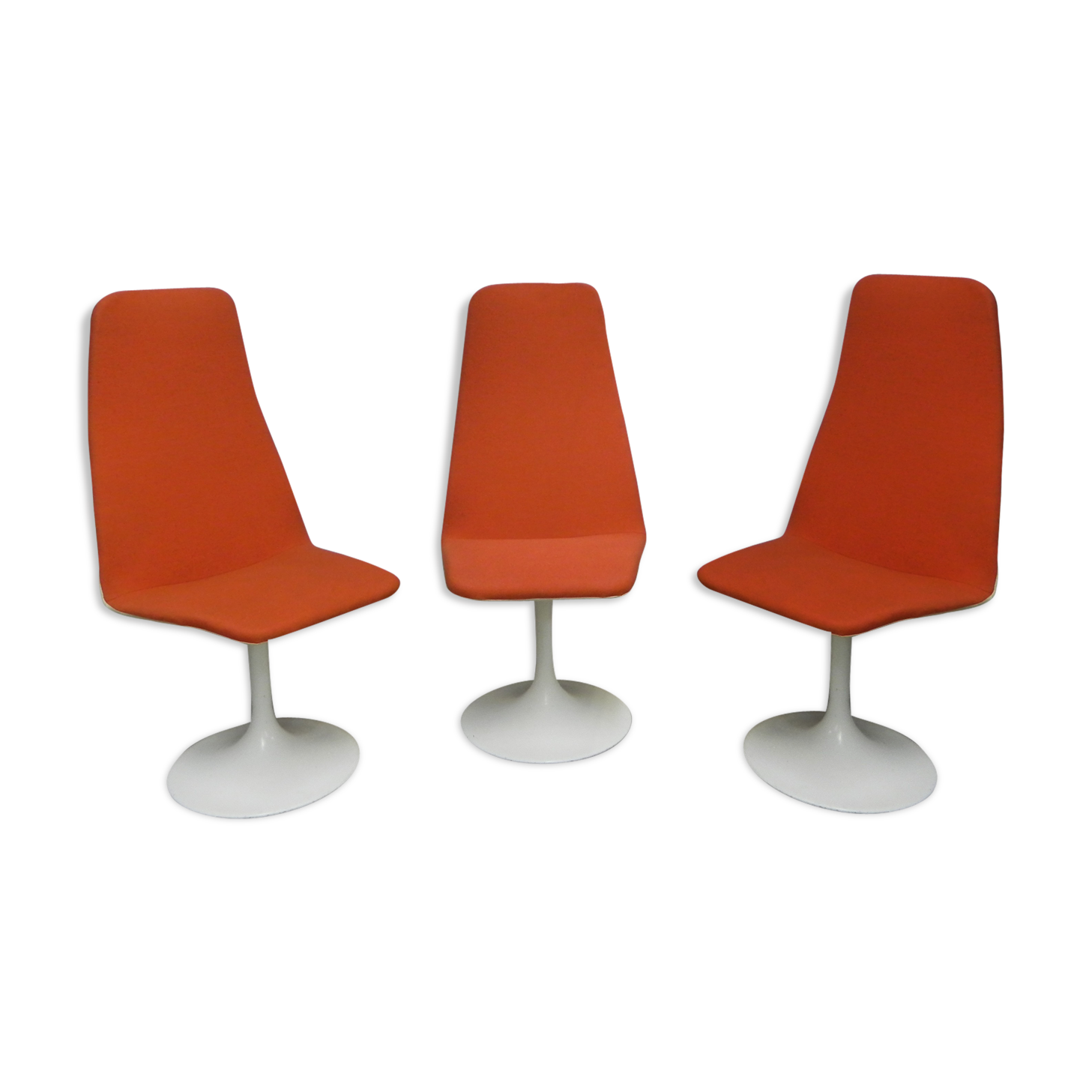 3 Vintage swivel tulip chairs