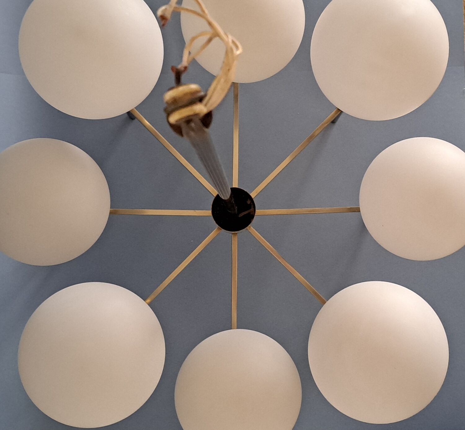 Chandelier Sciolari 8 balls in satin glass.