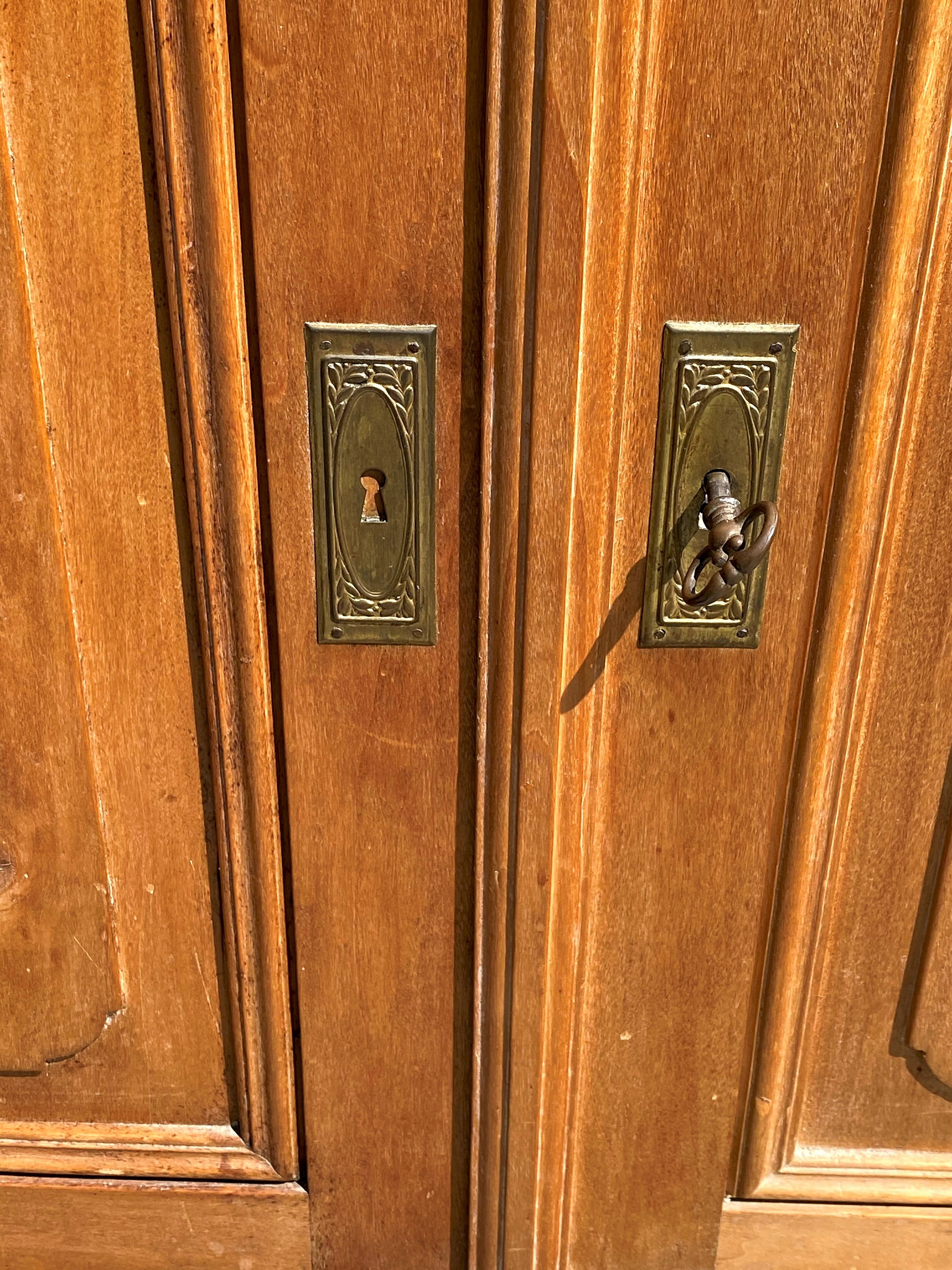 Two-body buffet croat