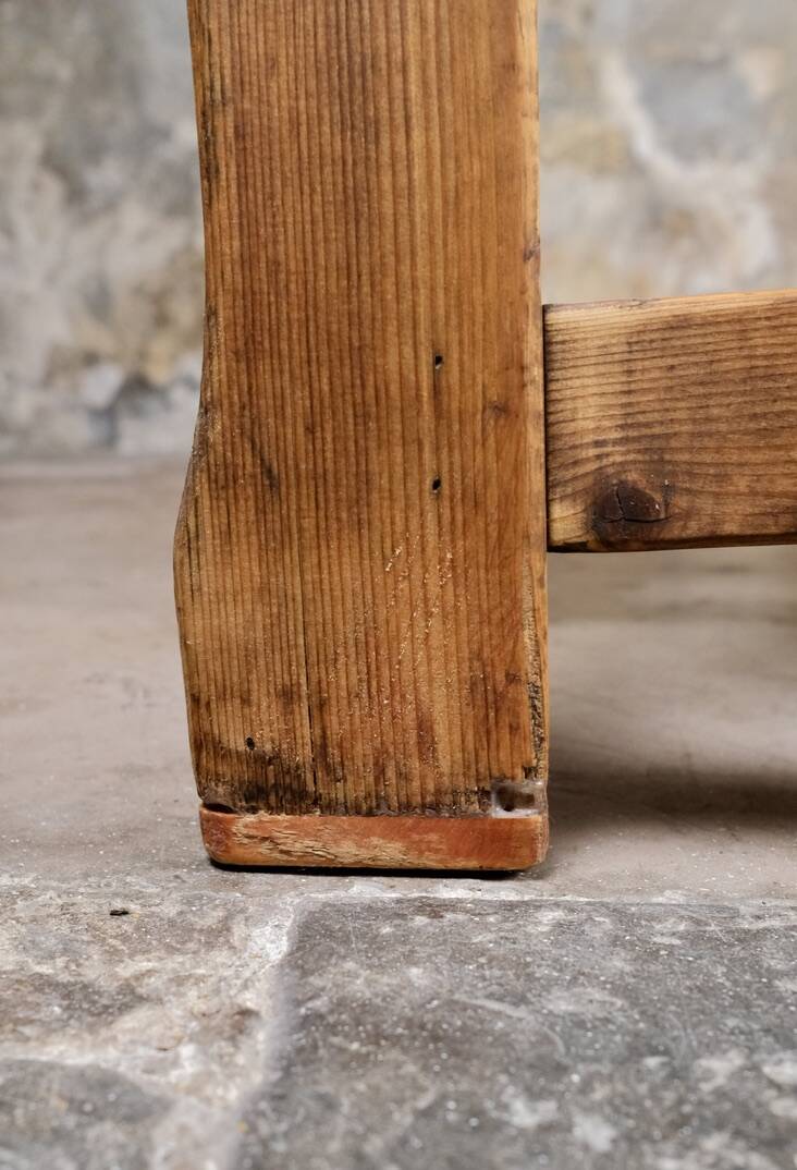 Set of 4 brutalist pine chairs, Italy, 1960s