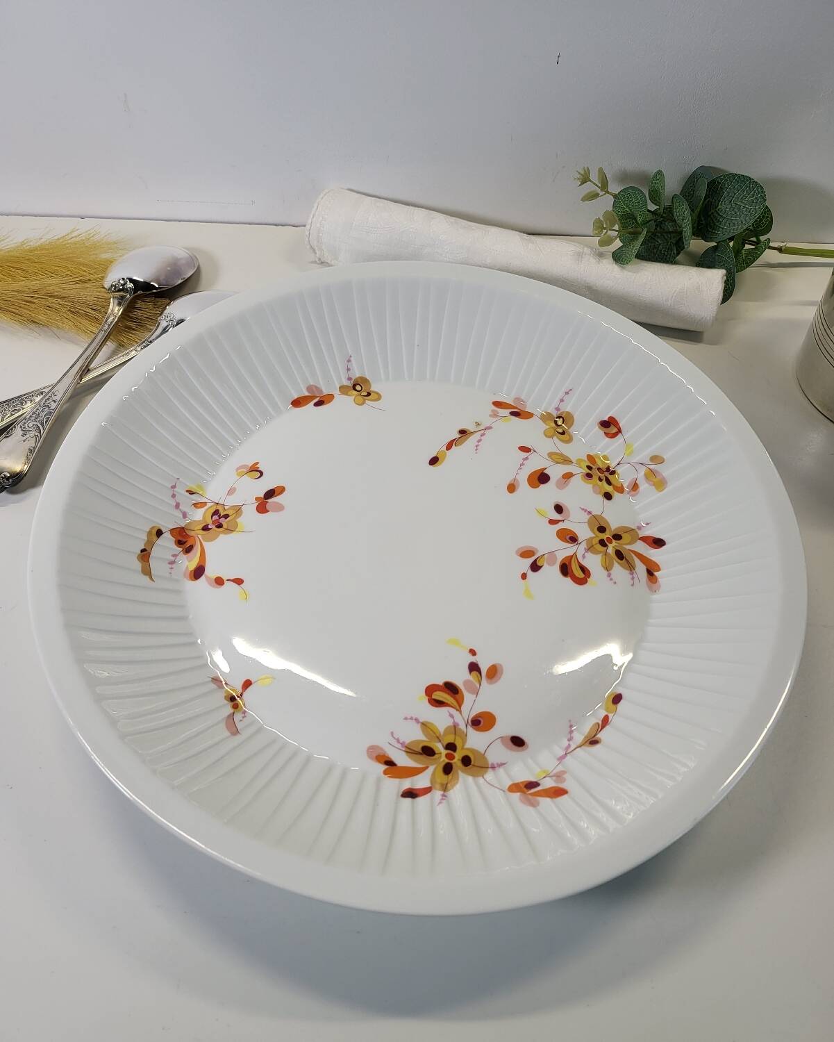 Round, Hollow Serving Dish in Haviland Porcelain, France, Limoges