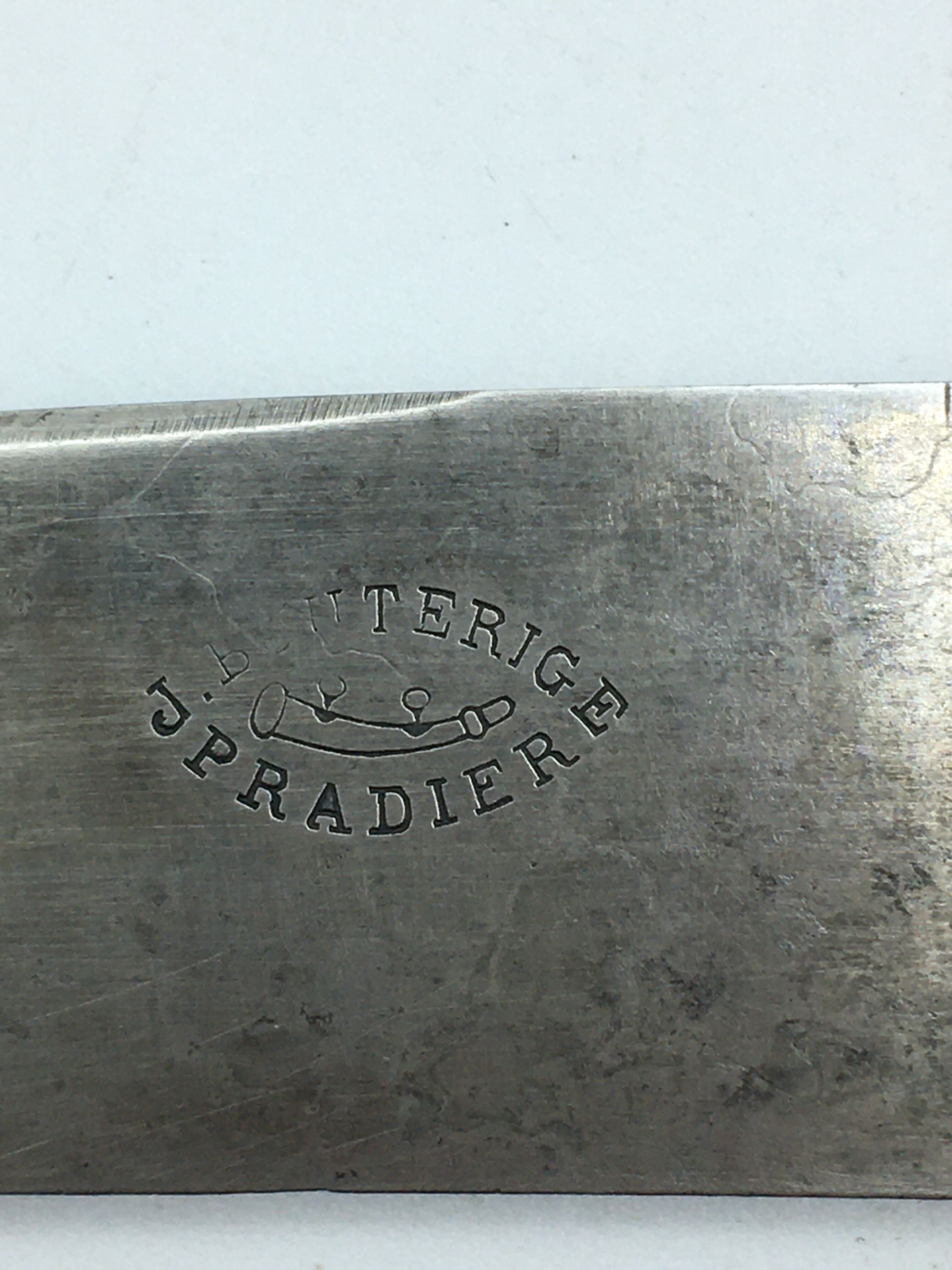 Box of cutlery with leg / roast silver filled.