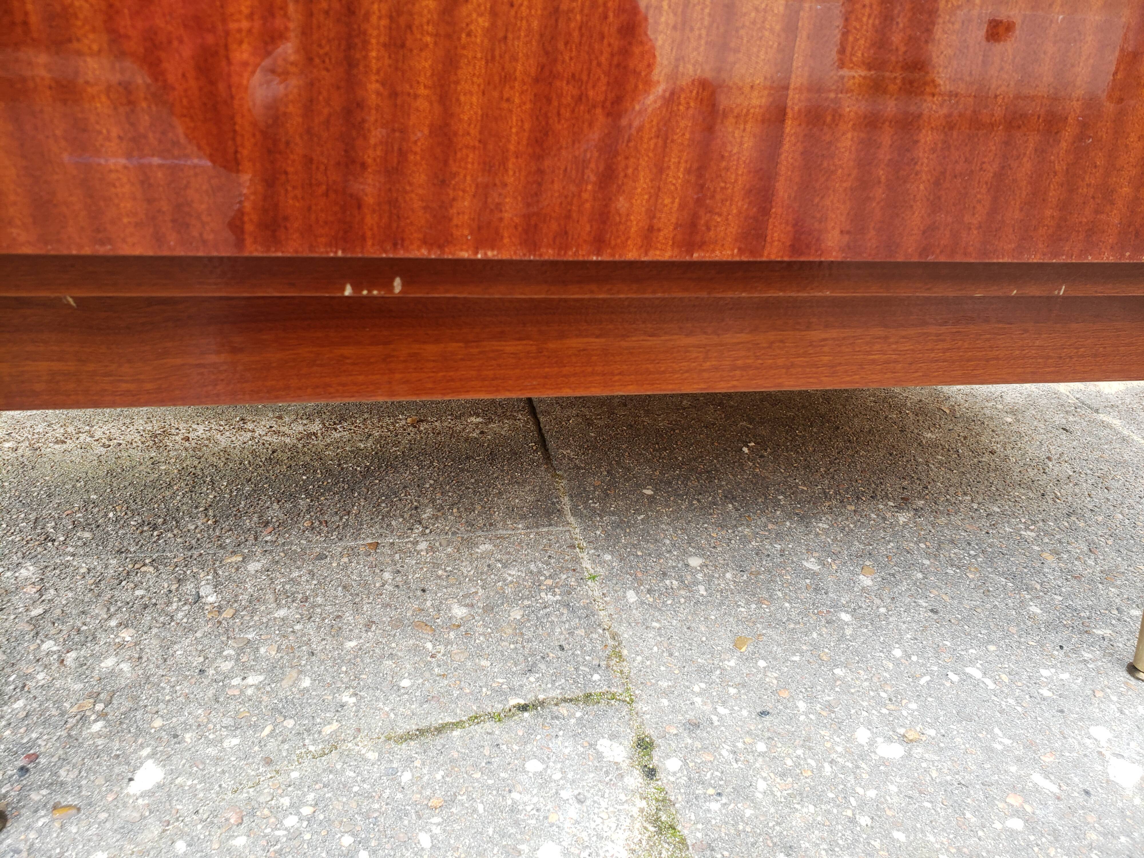 Commodity vintage right foot