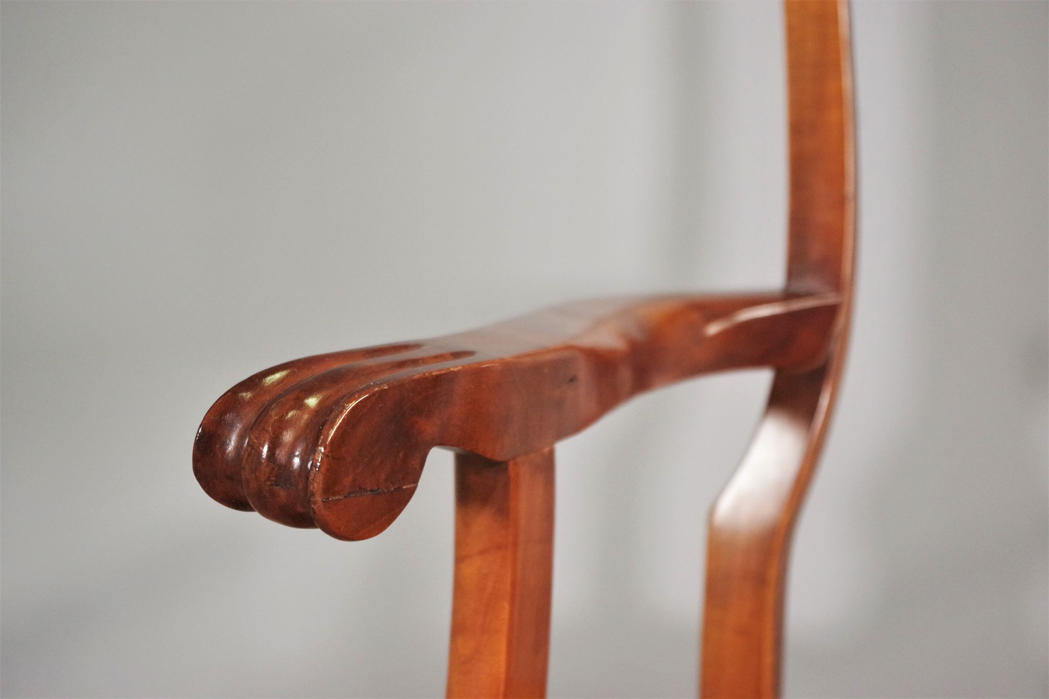 Antique Queen Anne armchair in mahogany and leather