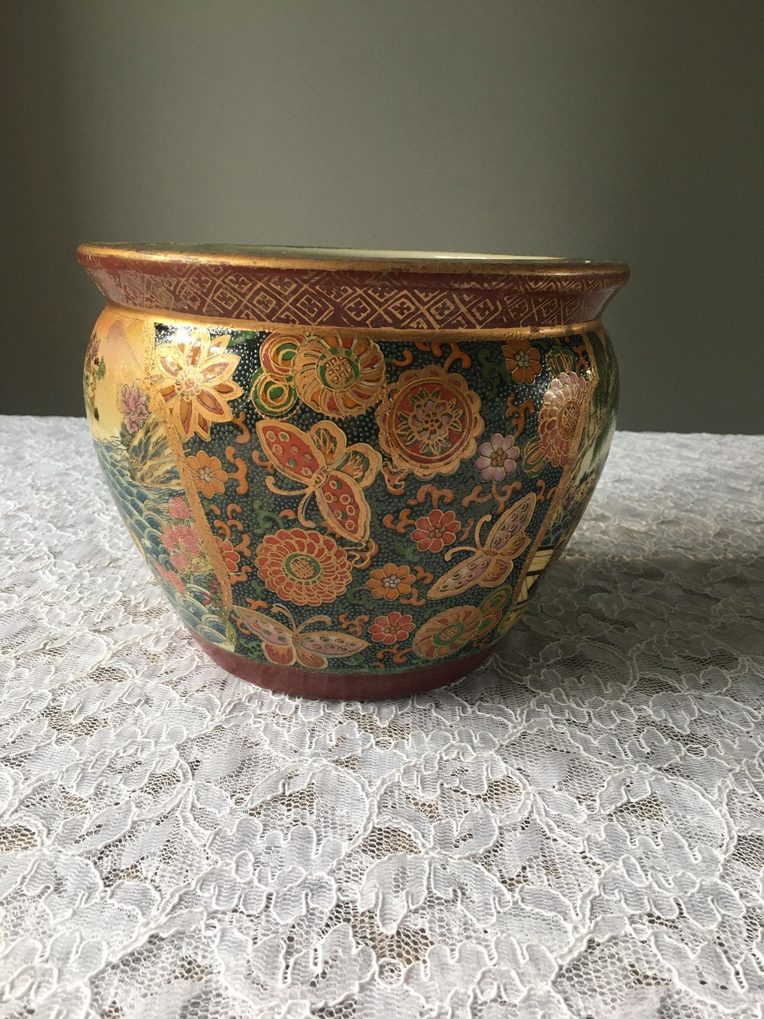 Antique Satsuma porcelain vase, Japan, late 19th-early 20th century