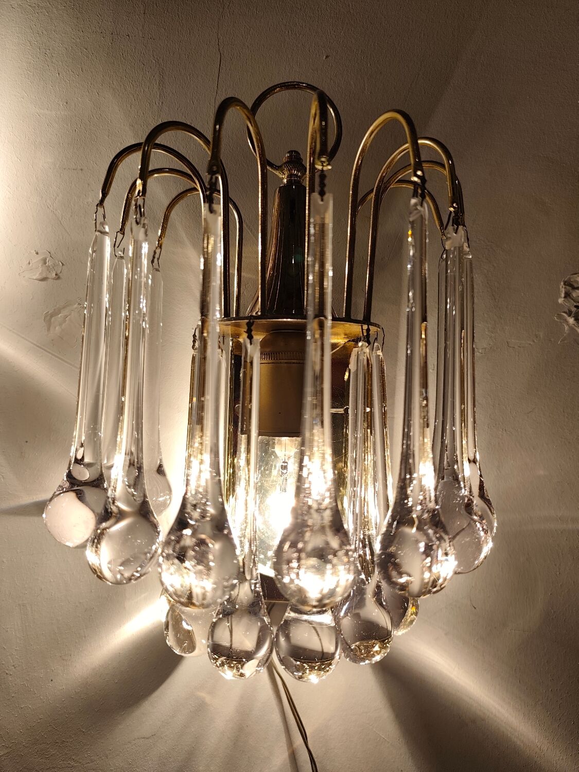 Par de lámparas de cristales. Italia, 1970s.