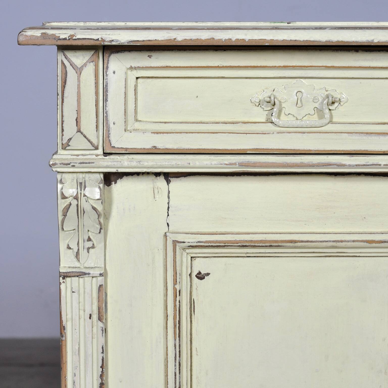 Buffet ancien en pin, vers 1910