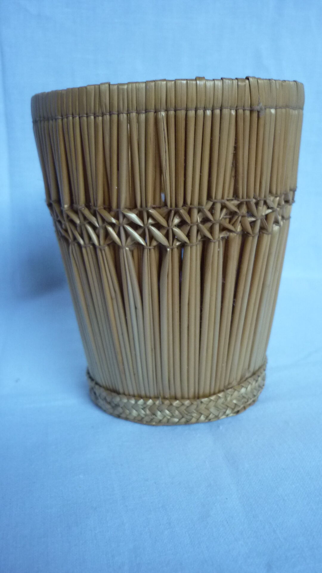 Braided straw pot