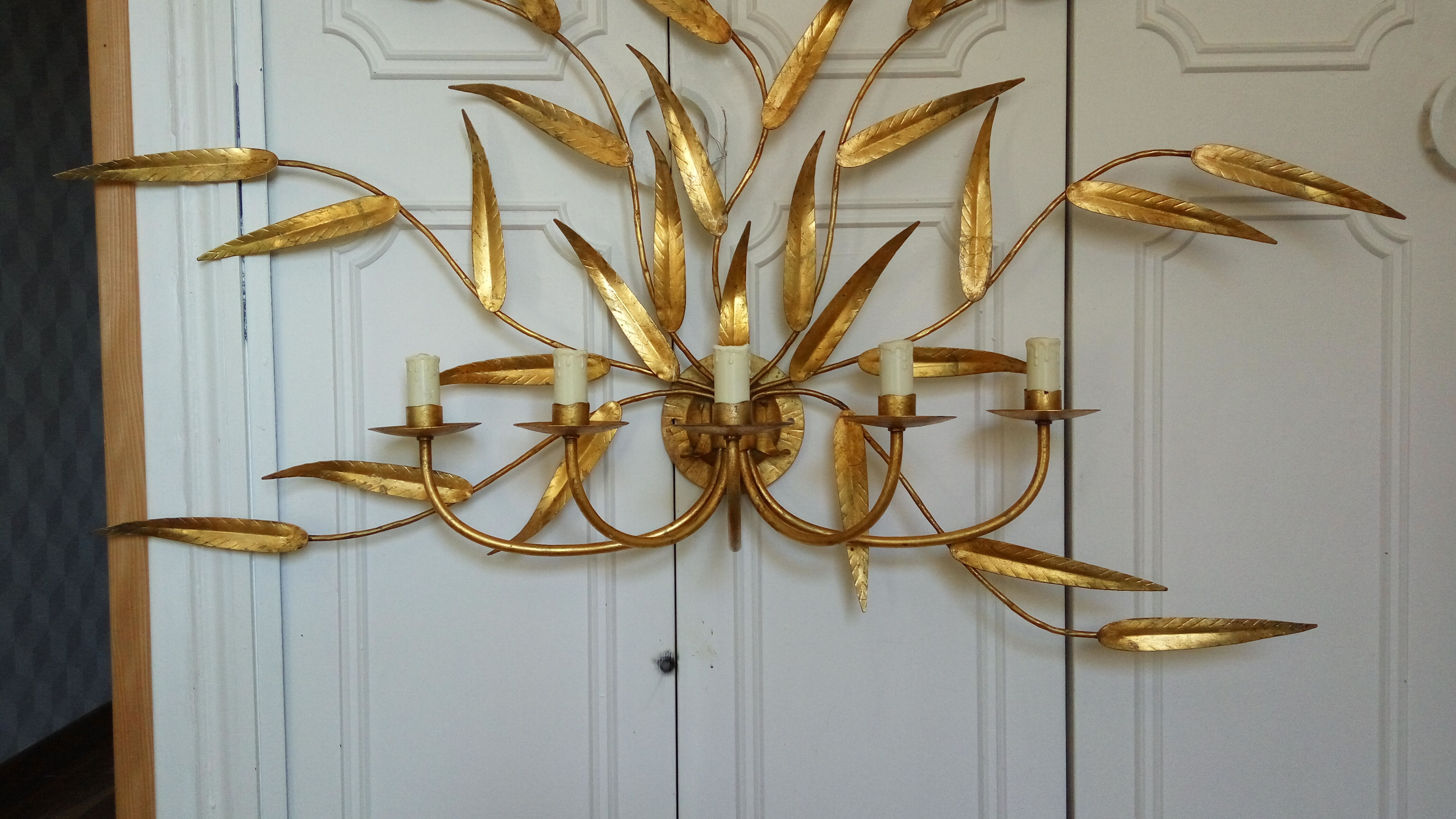 Bamboo leaves wall light
