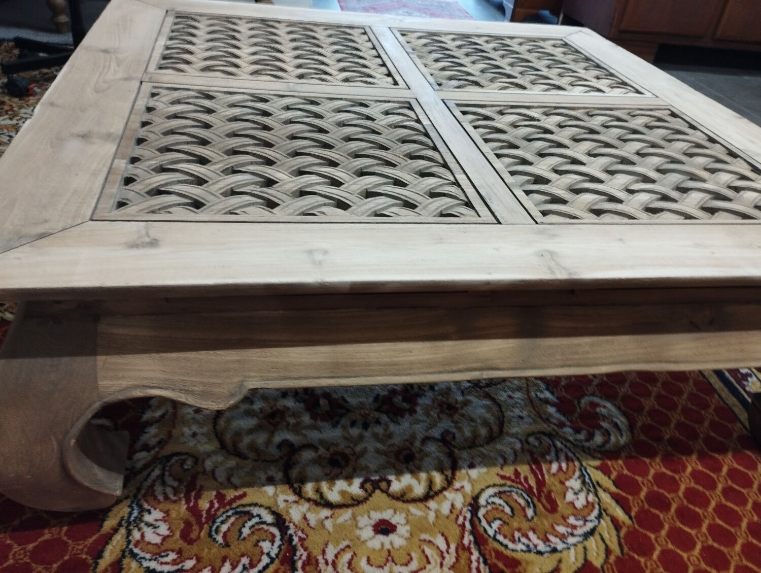 Coffee table "opium"