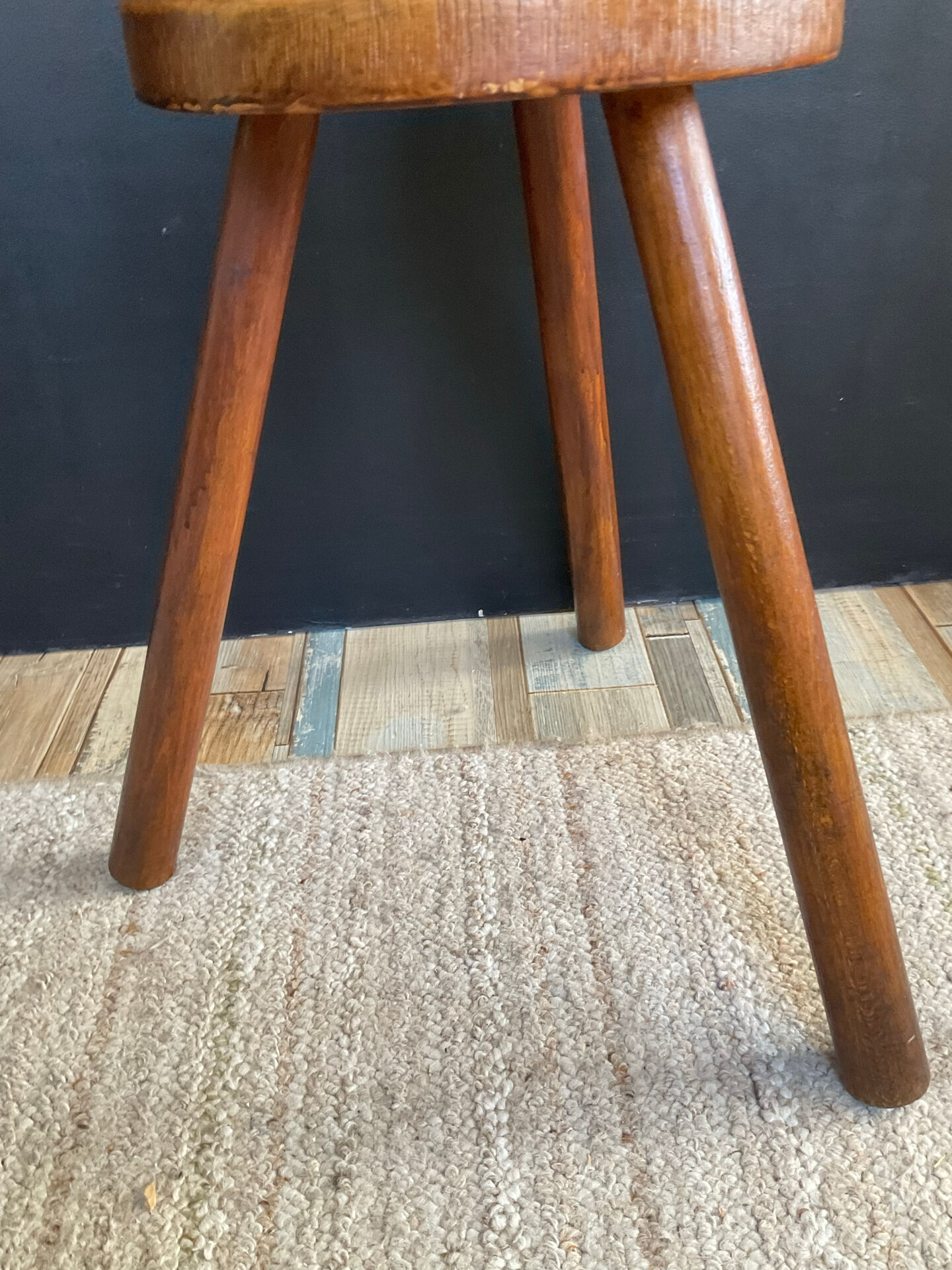 Tabouret de ferme tripode en bois