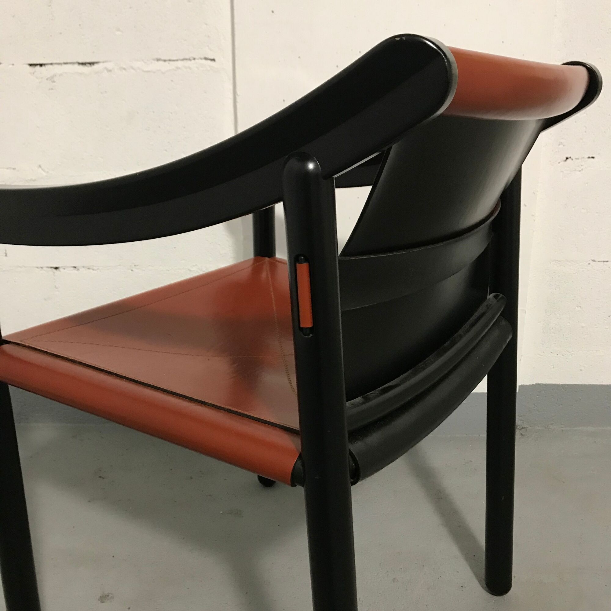 Vico Magistretti for Cassina - Pair of "905" armchairs