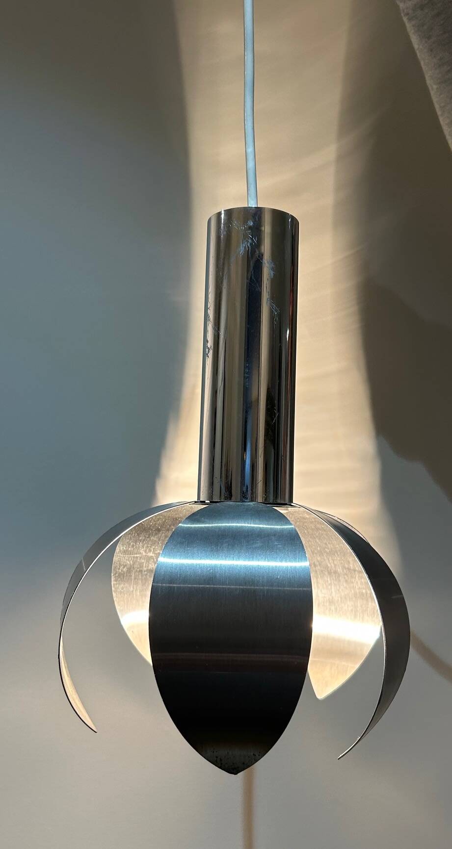 suspension chrome et acier brossé