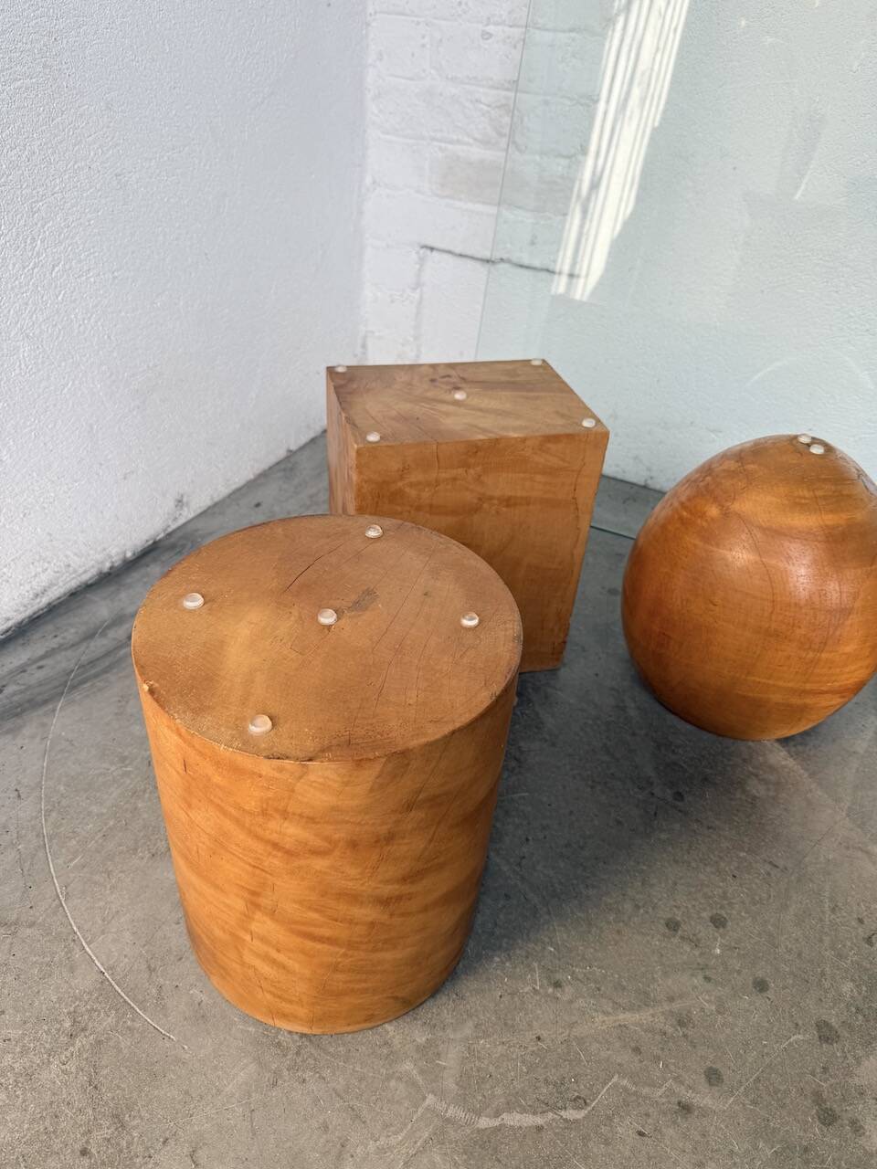Table basse en bois et verre attribuée à Metafora