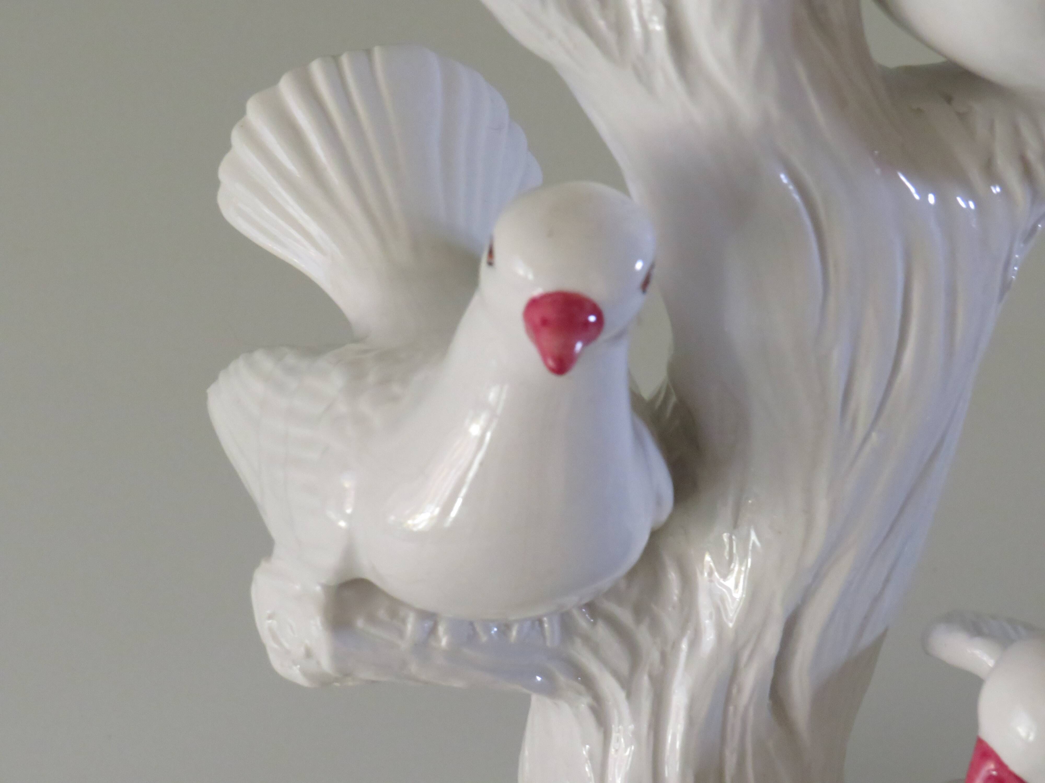 Vintage Italian ceramic table lamp with doves.