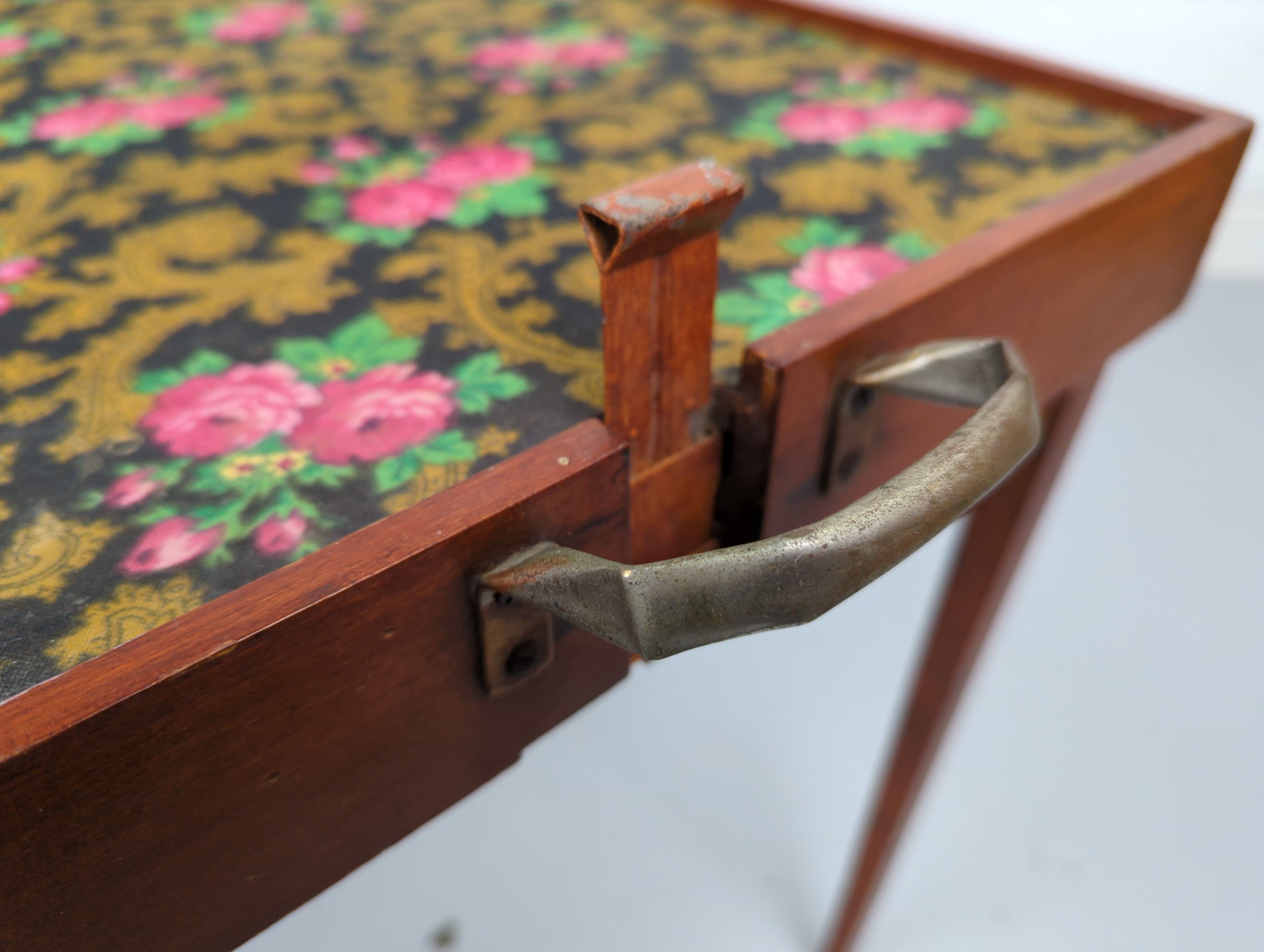 Folding side table flower top patented SGDG