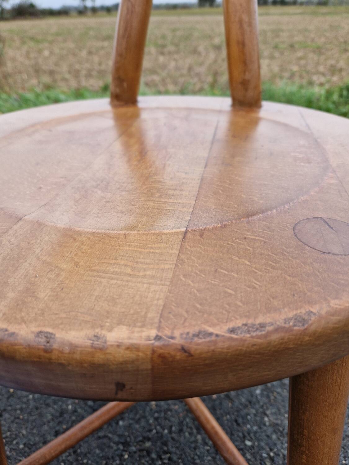 Set of 4 solid organic chairs