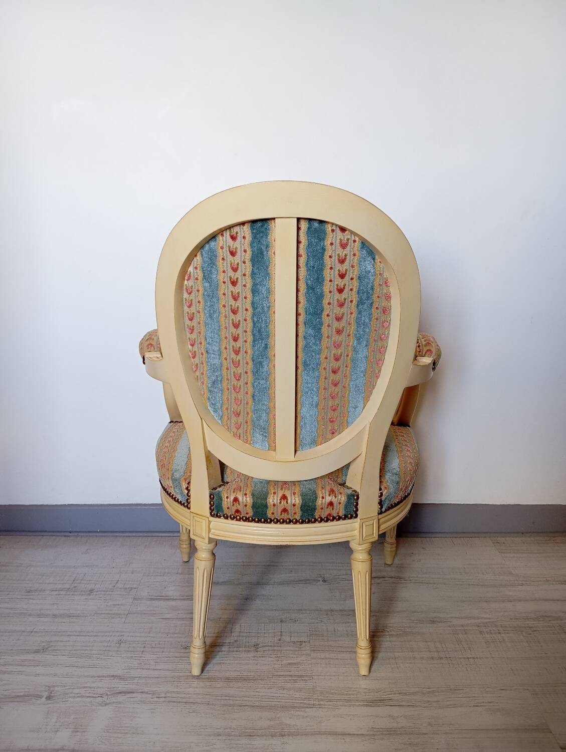Fauteuil style Louis XVI