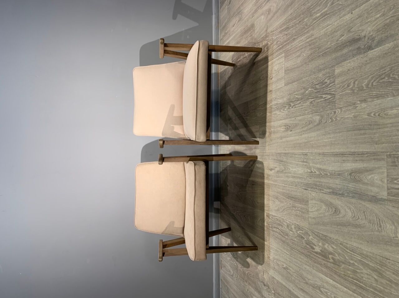Paire de fauteuils conçus par Józef Chierowski 60
