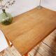Table en bois vintage