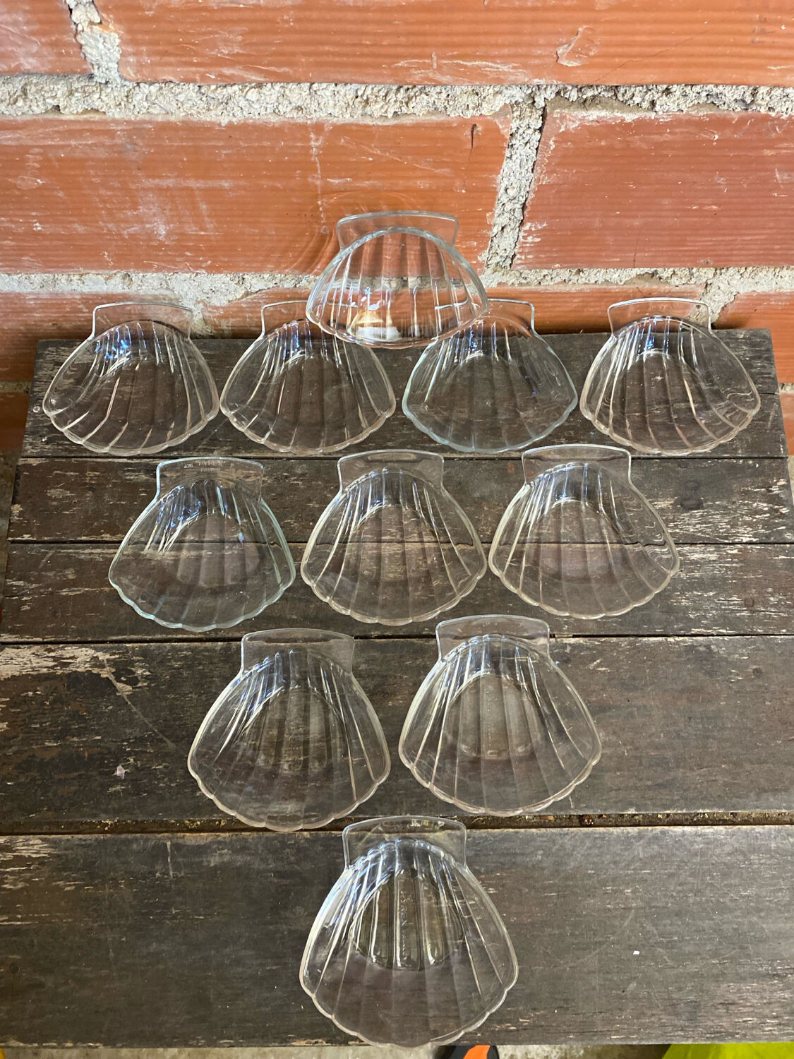Series 11 PYREX Shell-Shaped Scallop Dishes Moulded Glass France