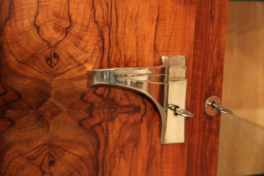 Art Deco 1930 walnut display cabinet