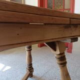 Table with integrated extensions renovated