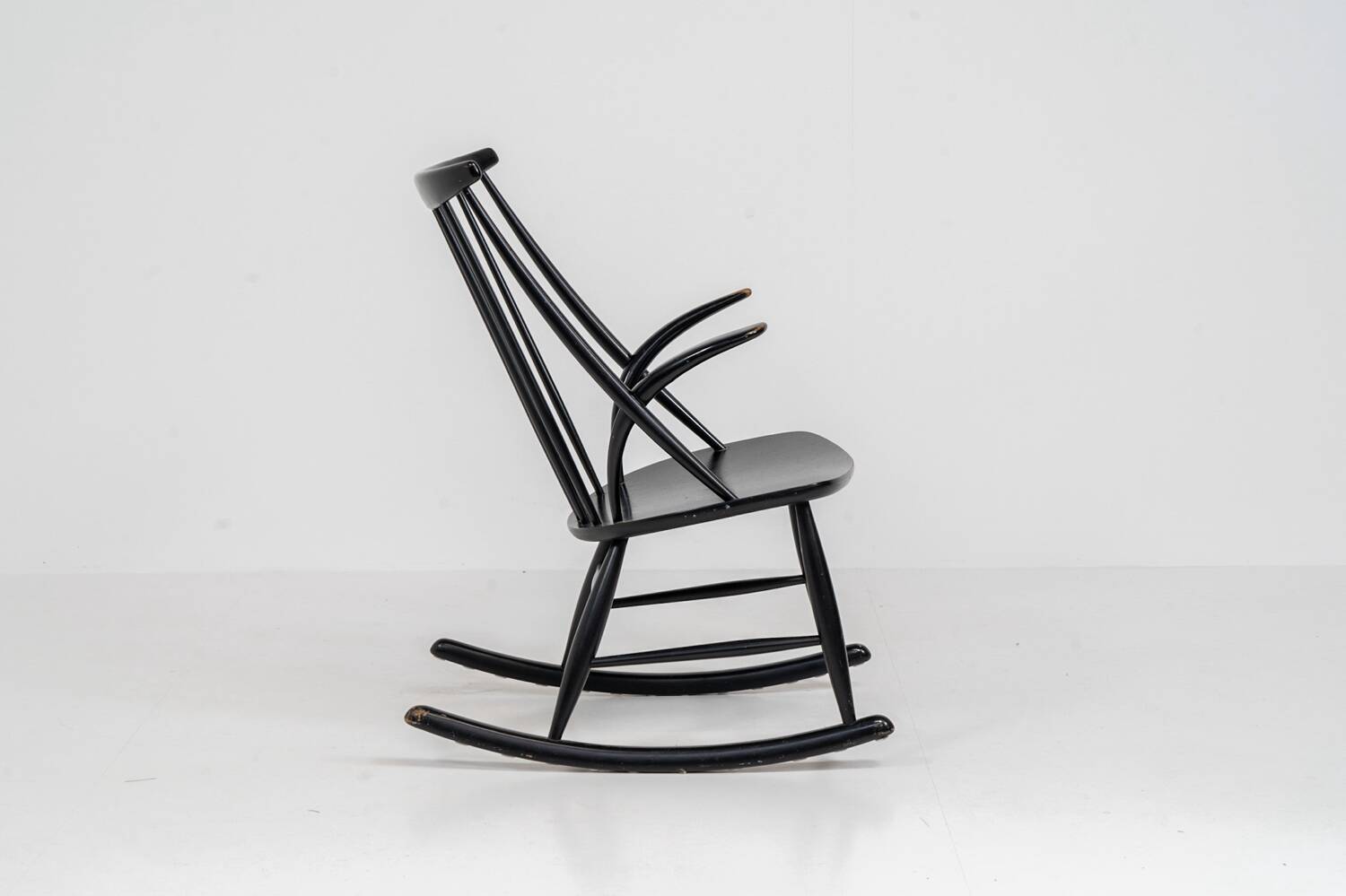 Rocking chair « IW3 » d'Illum Wikkelsø pour Niels Eilersen (Danemark, années 1950).