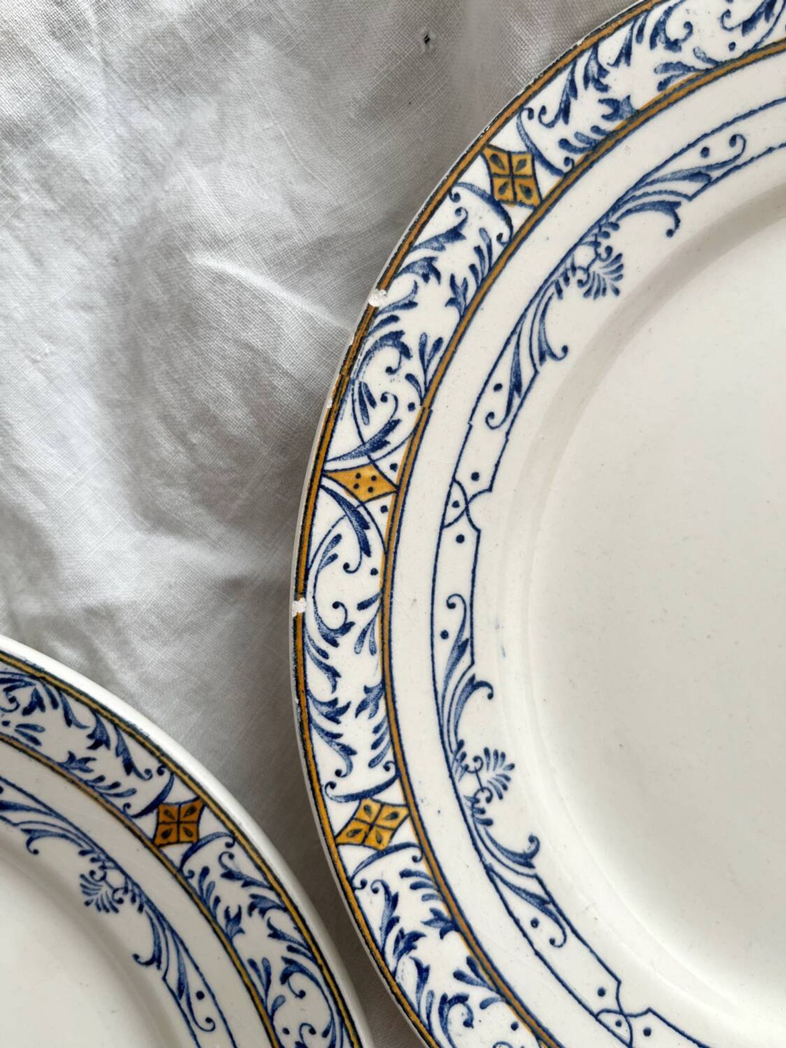 4 “Colbert” ironstone dessert plates from Creil and Montereau