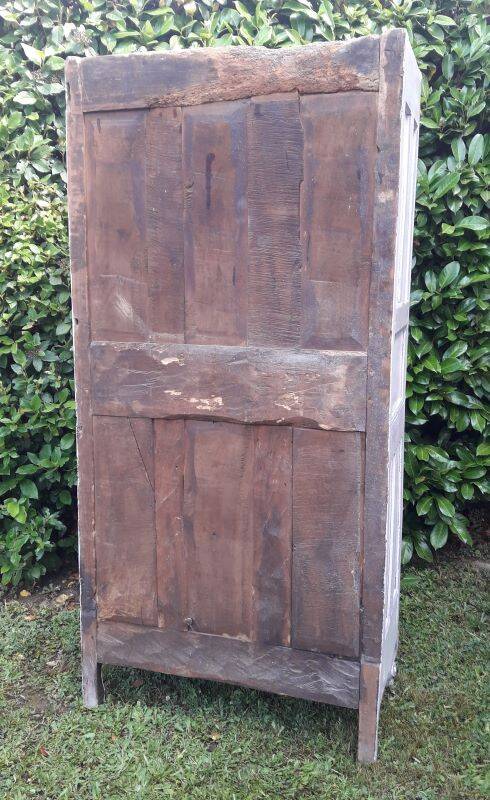 Bonnetière, standing man, Louis XV, 18th century walnut