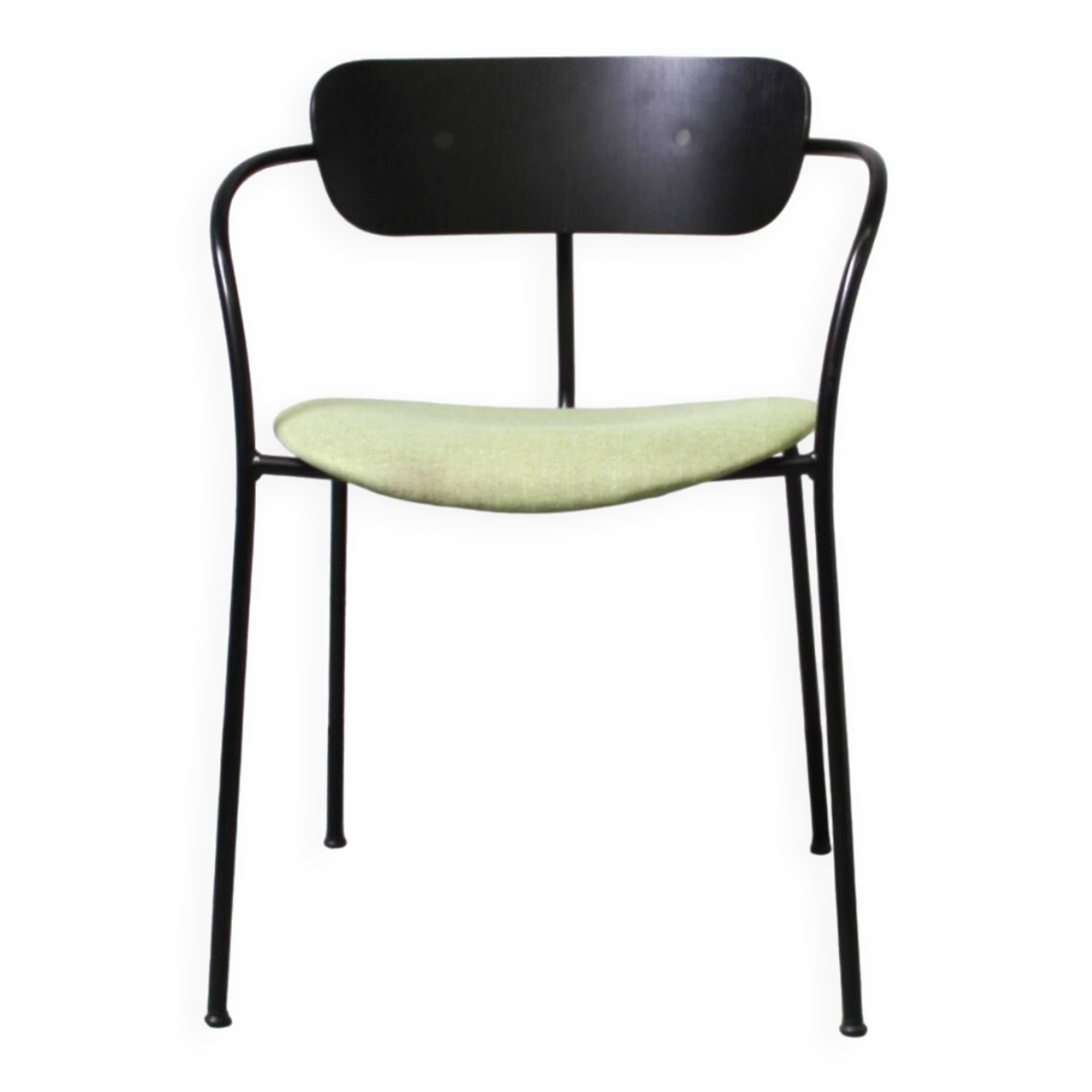 Pavilion AV4 chair, & Tradition