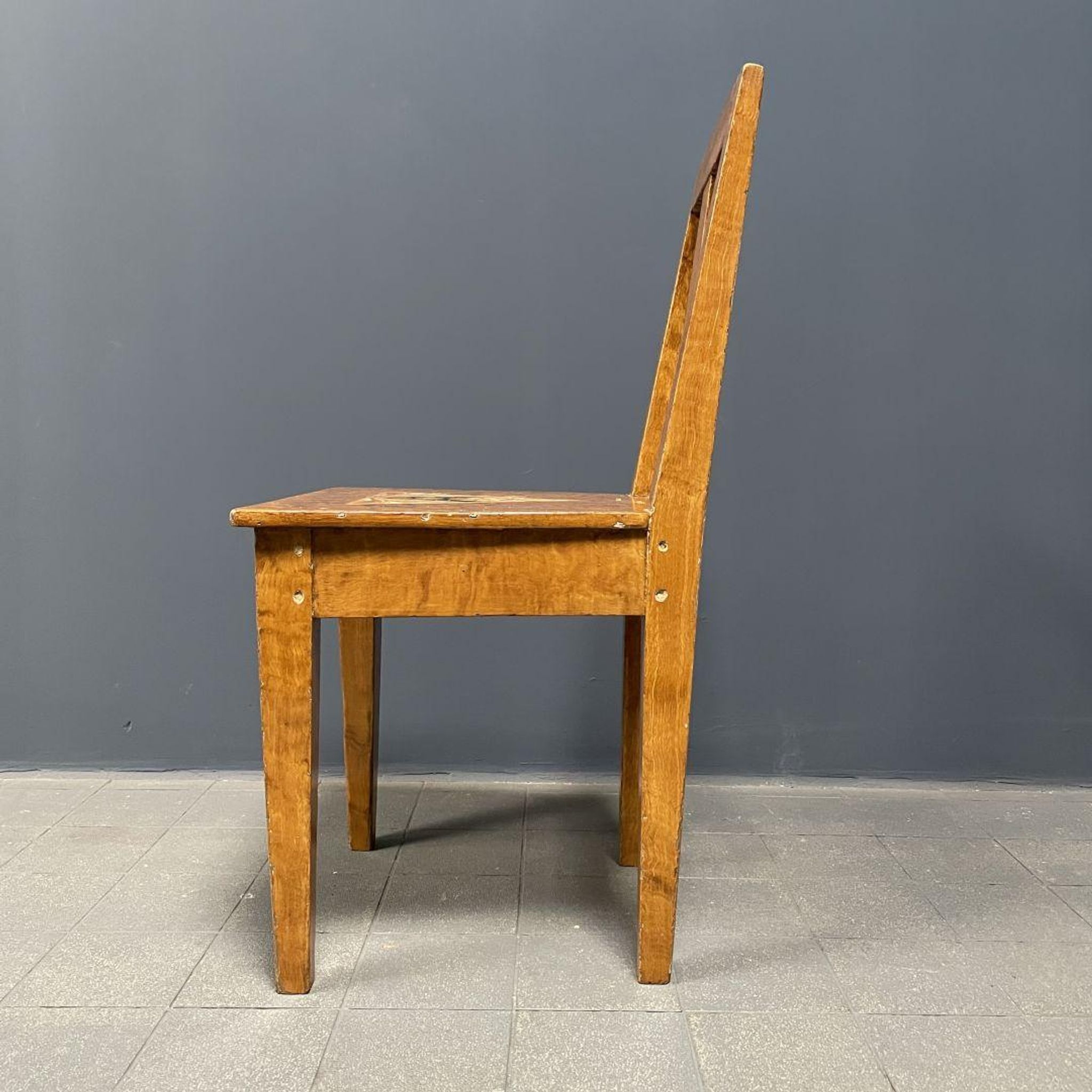 Set of 2 painted Swedish chairs