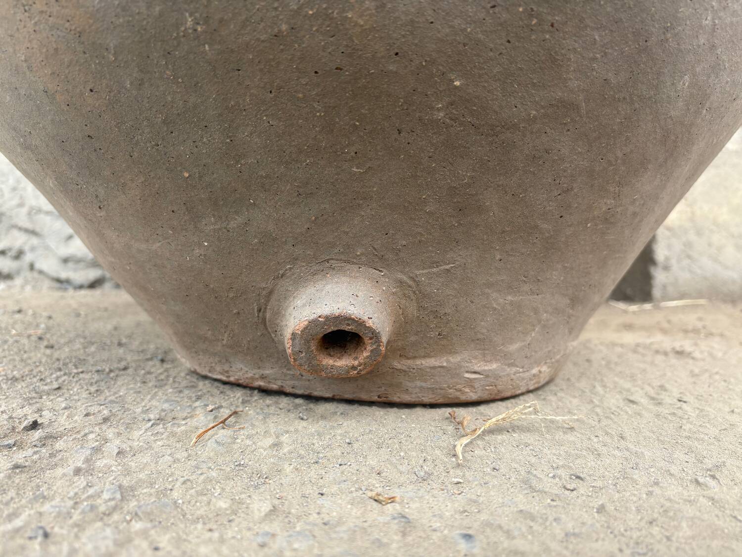 Spanish oil jar, Tinaja, 18th century.