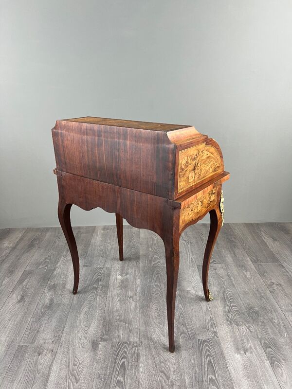 Bureau à cylindre en marqueterie de style Louis XV, XIXe siècle