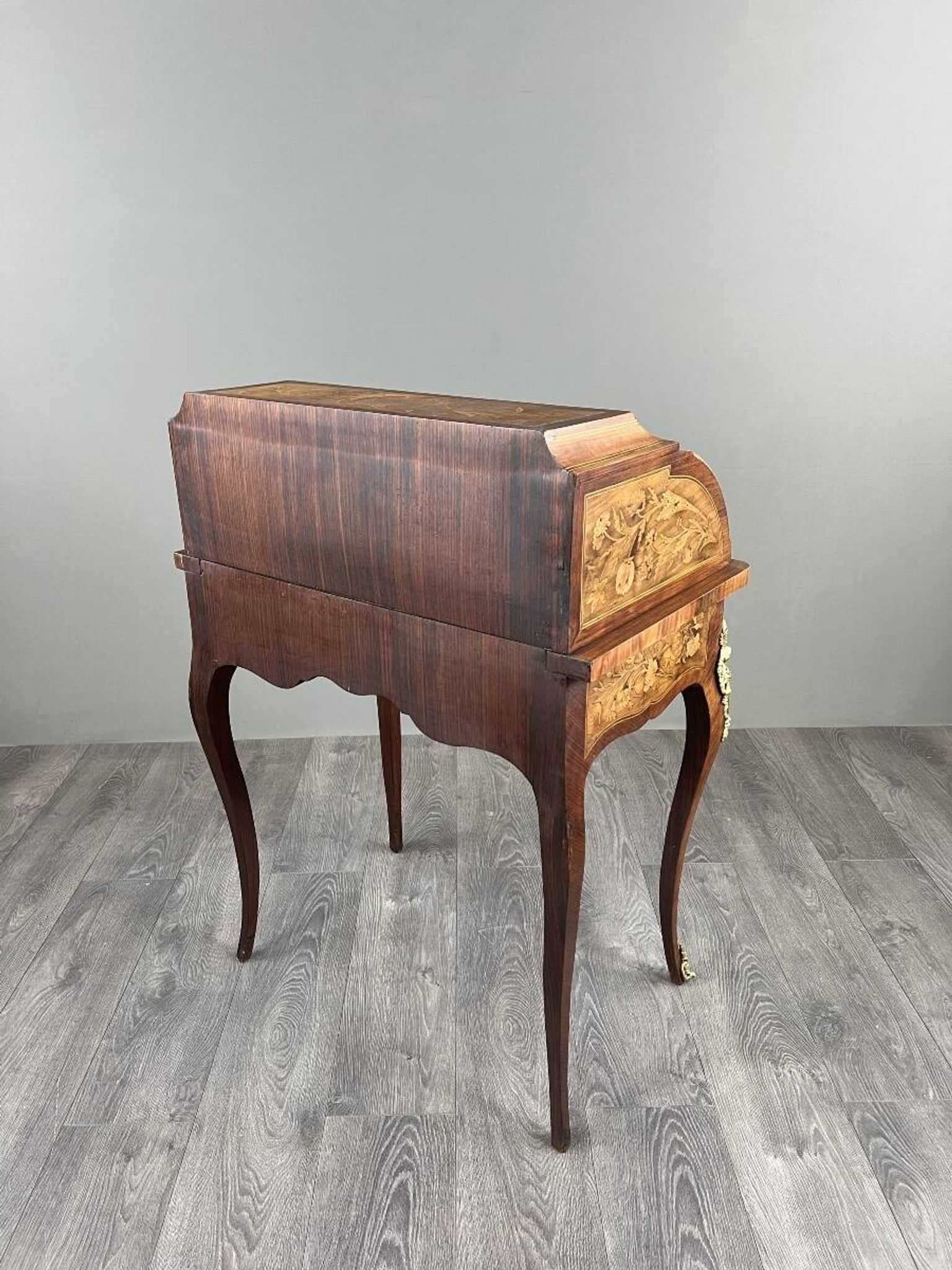 Bureau à cylindre en marqueterie de style Louis XV, XIXe siècle